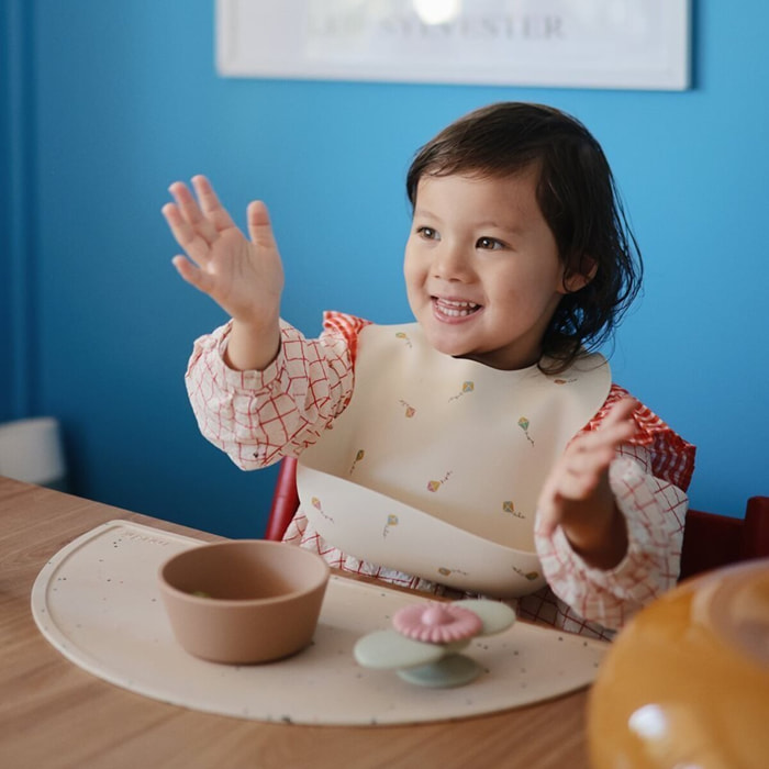 Mushie Babero Silicona Print