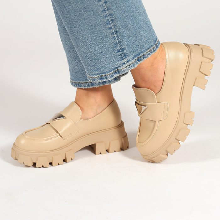 Mocassini platform in simil pelle con dettaglio color argento