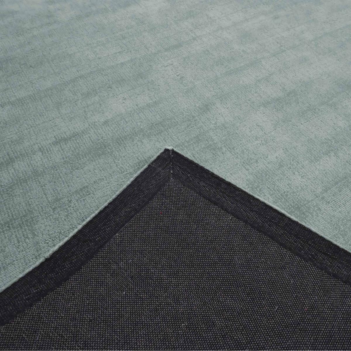 Tapis artisanal doux et soyeux tufté main en viscose