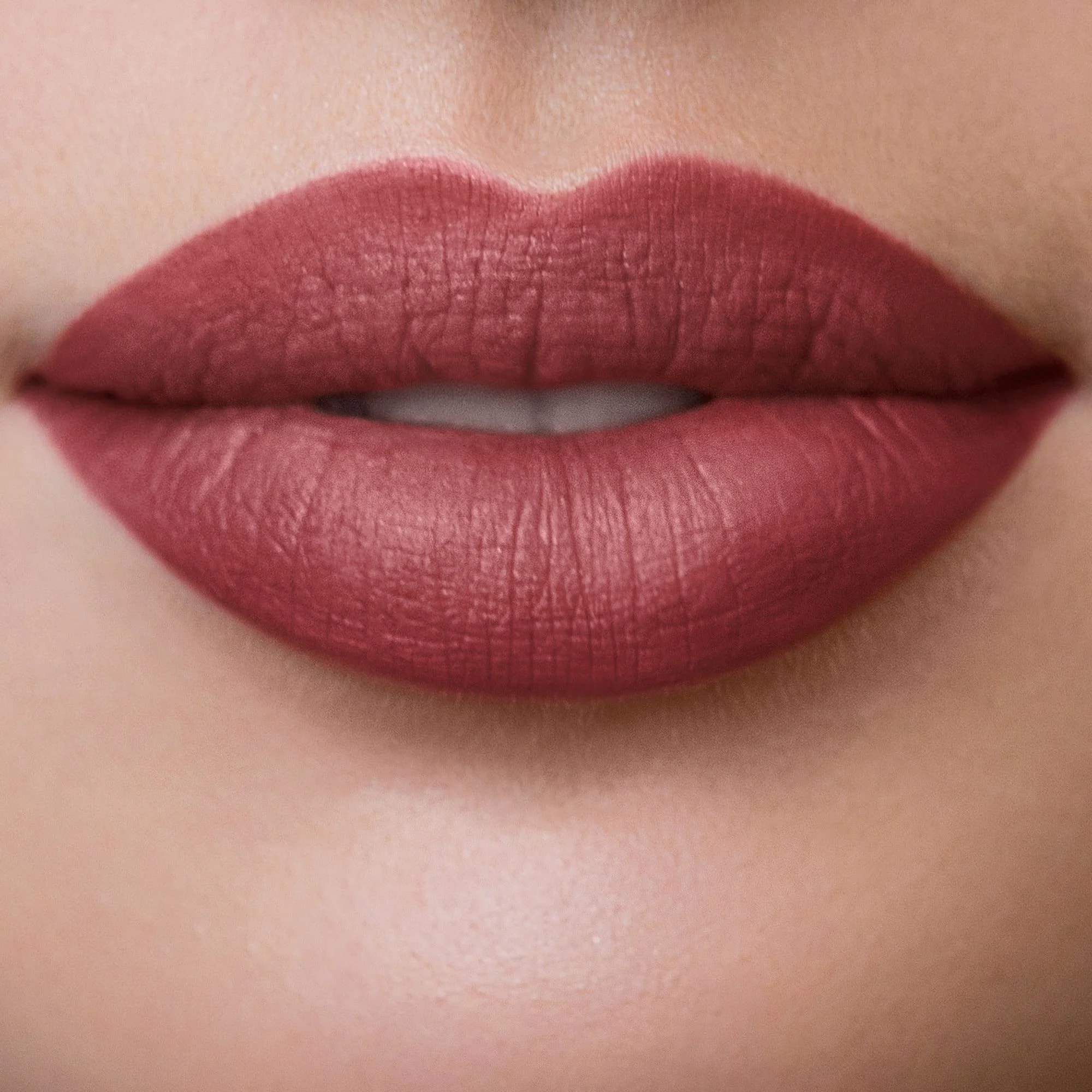 LONG LASTING LIQUID LIPSTICK Rossetto liquido long lasting 10H dal finish matt