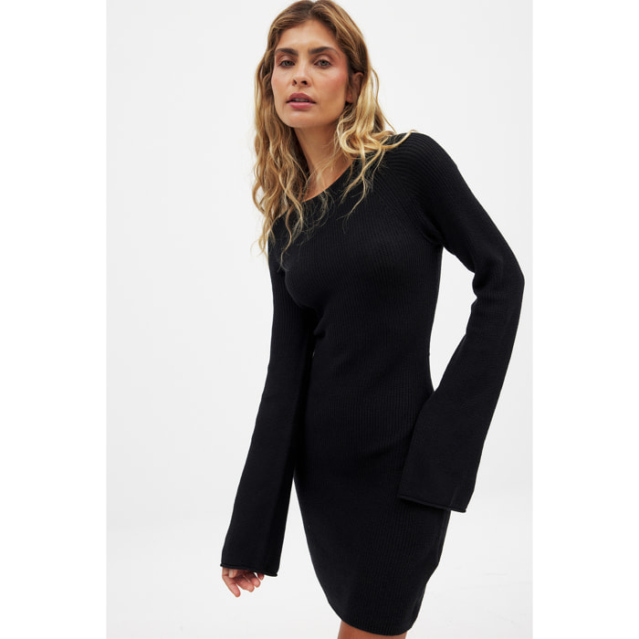 Open Back Lace Detail Knitted Mini Dress Vestiti a schiena scoperta Nakd