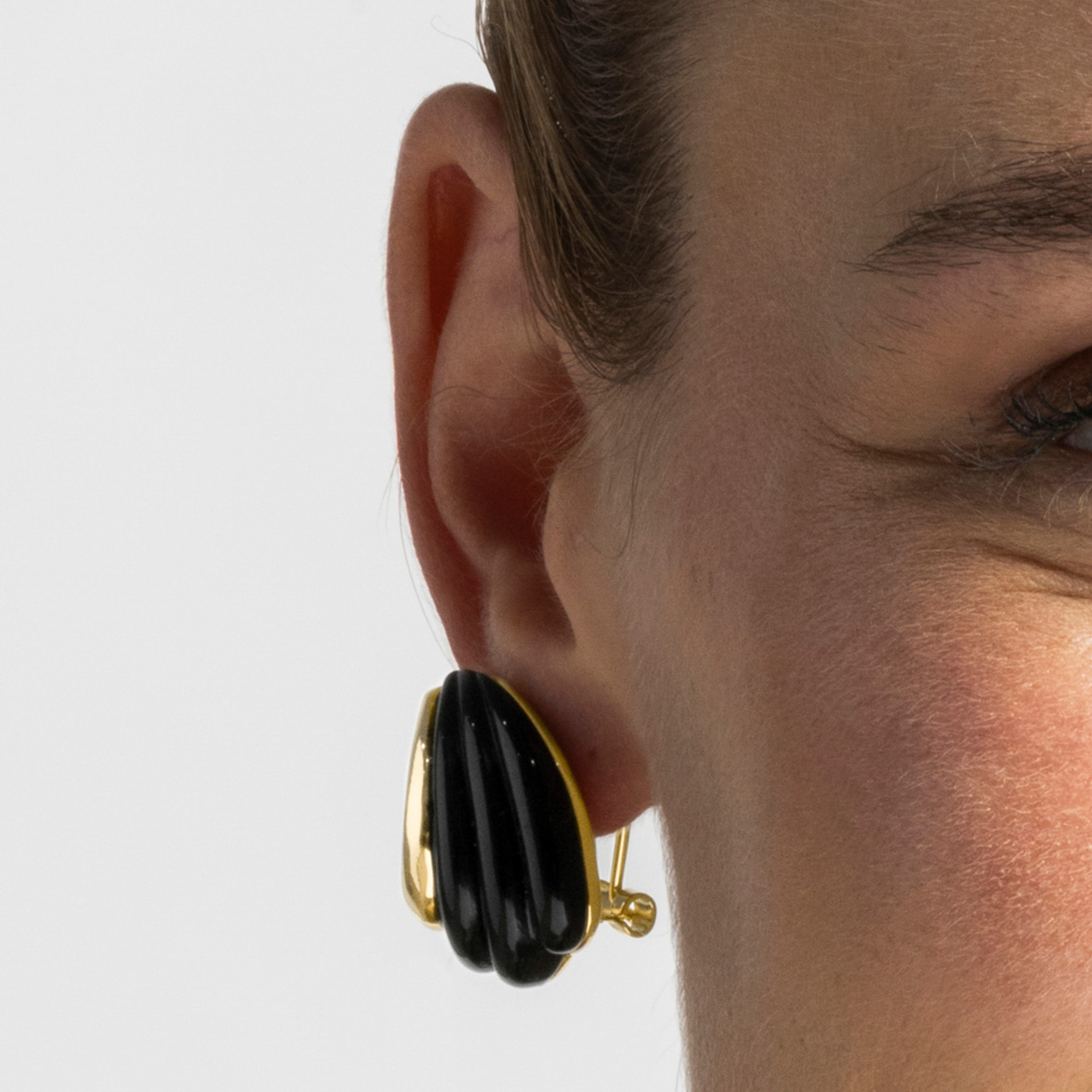 Pendientes con Resina Negra acabado oro 18k