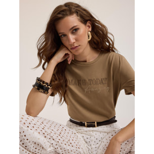 Motivi - T-shirt boxy con scritta ricamata - Marrone