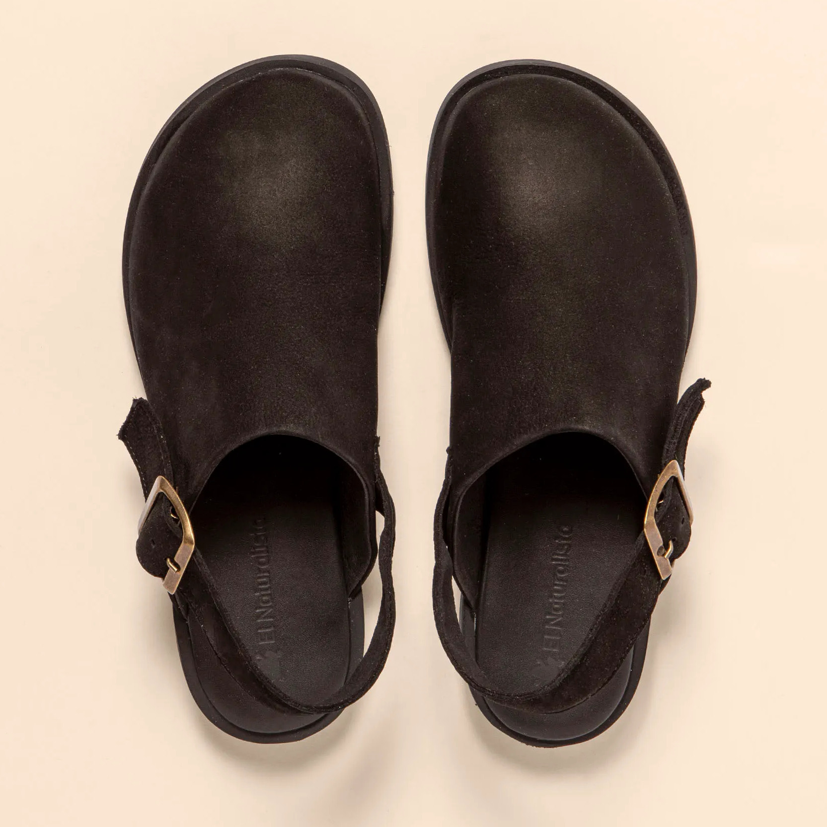 Zapatos N5871 NOBUCK LAVADO BLACK/ ARENISCA color Black