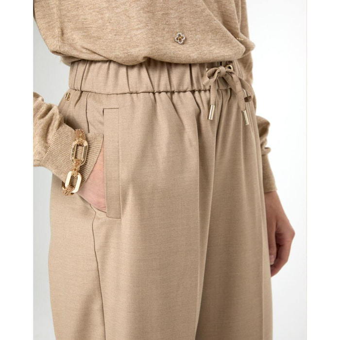 Pantaloni dritti regolabili