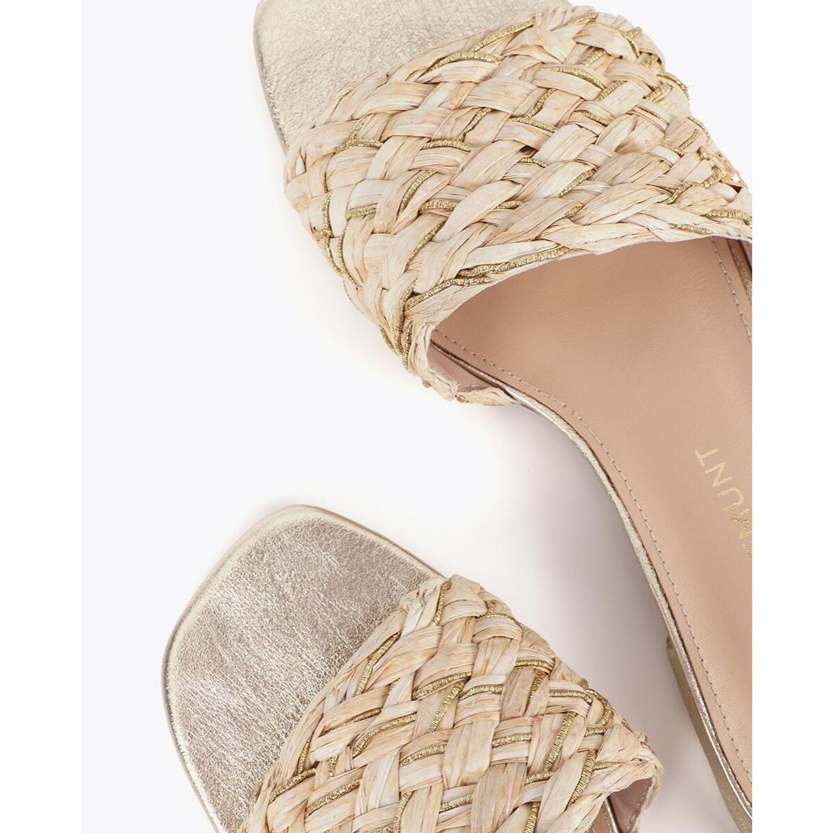 Sandalo basso in effetto rafia metallizzata