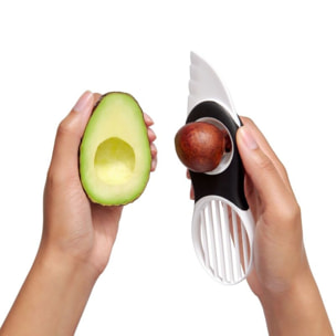 Coupe fruits OXO Coupe-avocat 3 en 1 blanc