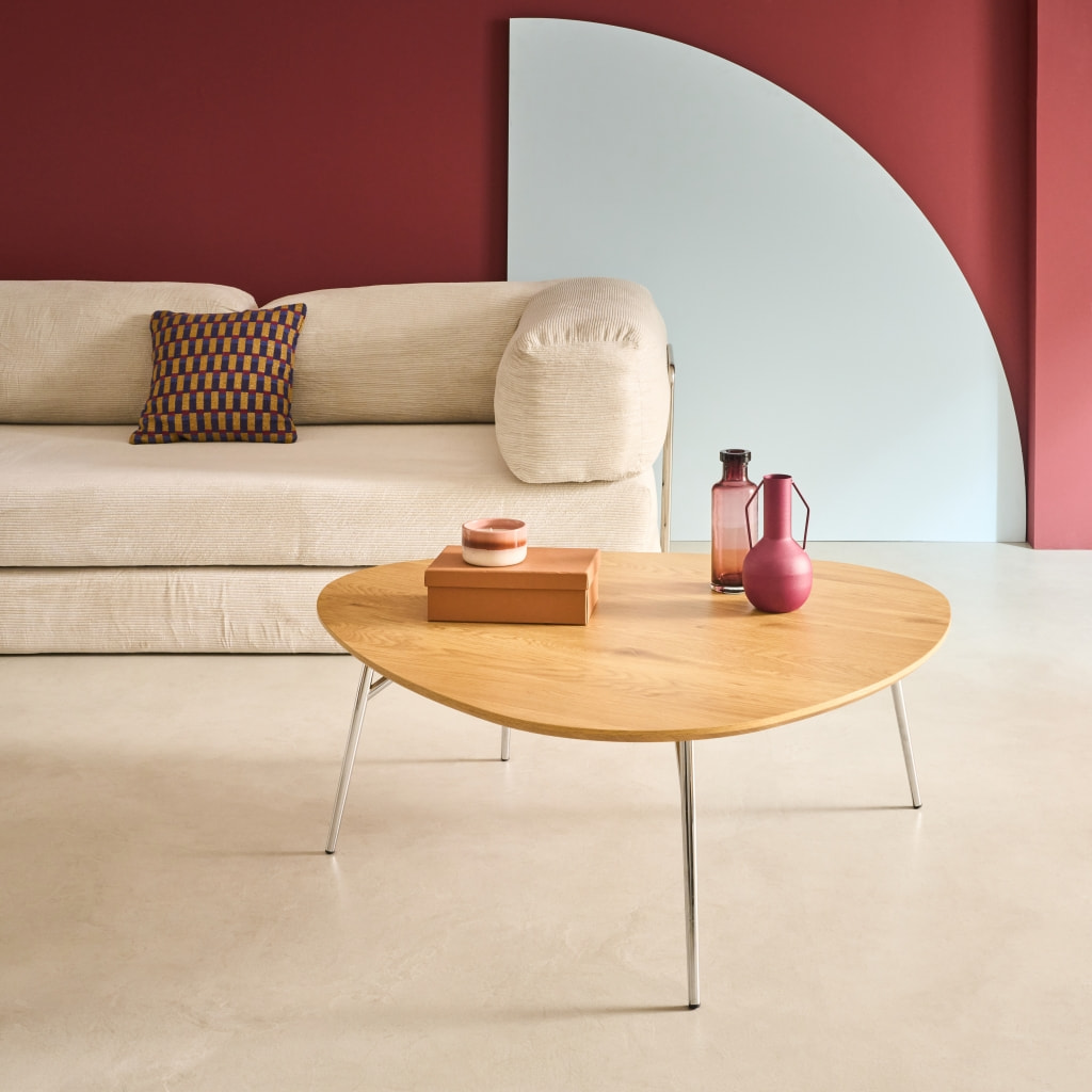 Table basse triangulaire pieds chromé et décor bois EZIA