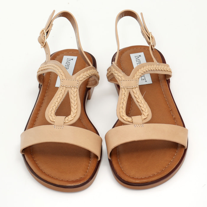 Sandali bassi in simil pelle con fasce intrecciate