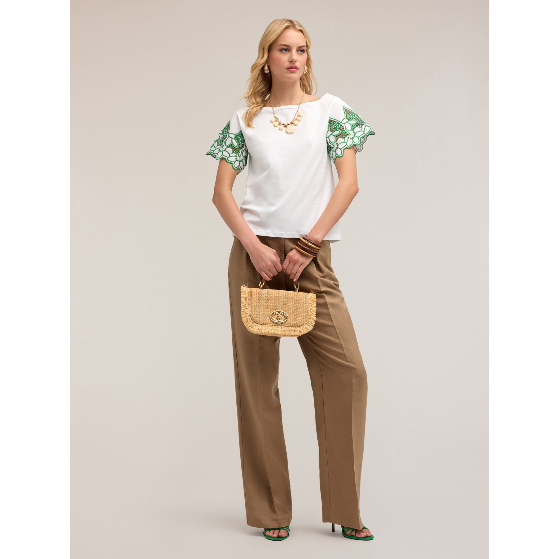 Motivi - T-shirt con maniche ricamate - Verde