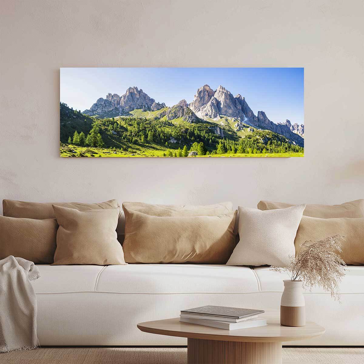 Tableau panoramique massif rocheux et alpages verdoyants été Toile imprimée