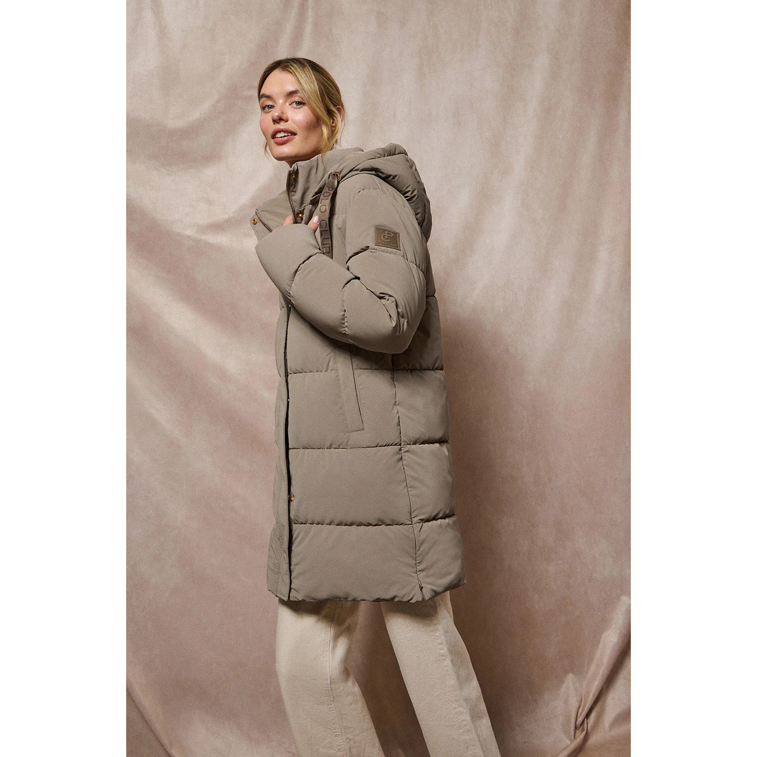 Abrigo Roma color taupe de capucha extraíble y detalles Polo Club