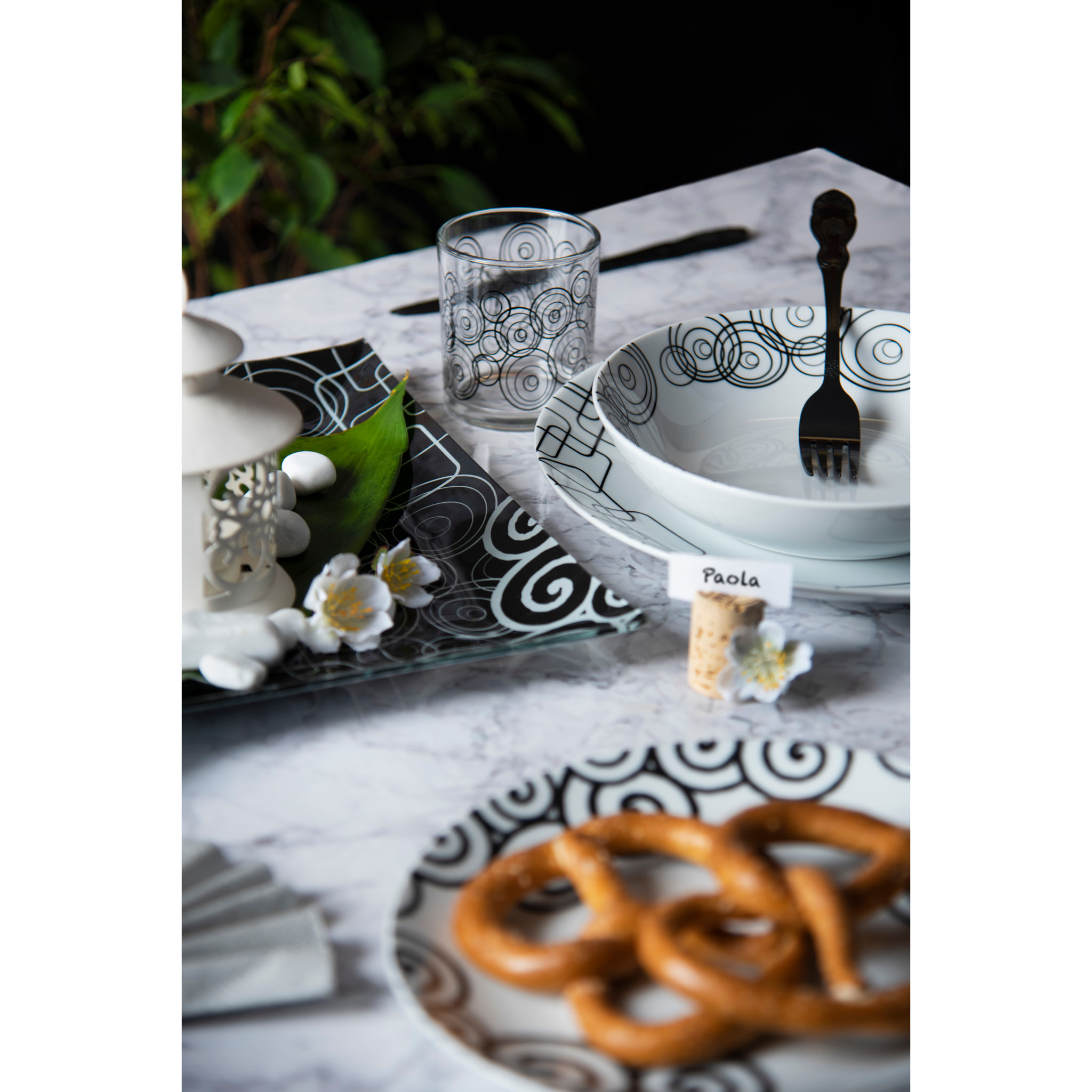 Service assiettes 12 pièces Excelsa – Magic Black, Porcelaine Multicolore