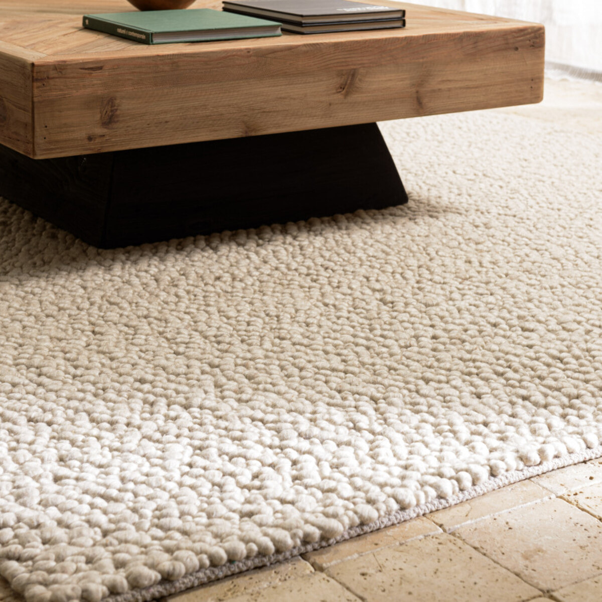 QUENTIN - Tapis rectangulaire 160x230cm en laine bouclée couleur beige