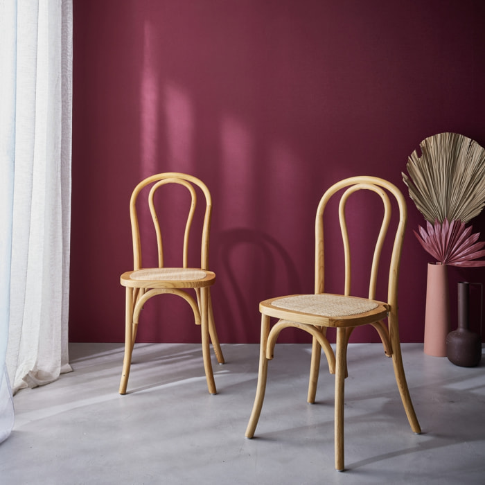Lot de deux chaises vintage en bois avec assise en rotin et dossier arrondi coloris naturel