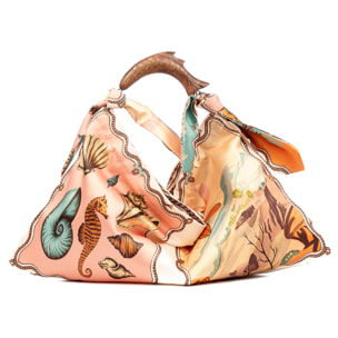 Bereguardo Bolso de hombro Mujer. Fabricado en tejido suave estampado con tintes naturales con asa de madera.