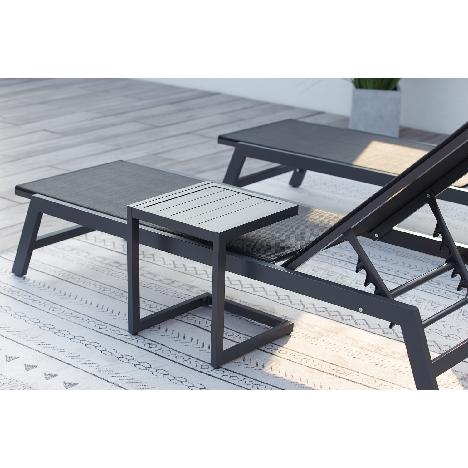 Lot de 2 transats et une table d'appoint noir PEROU