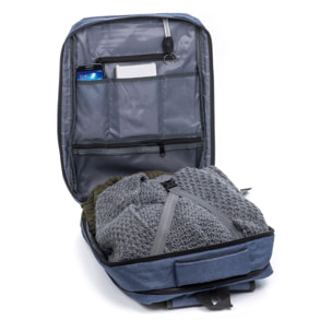 Zaino da cabina multiscomparto, porta laptop 17". Adattabile a Trolley. Presa USB esterna nascosta.