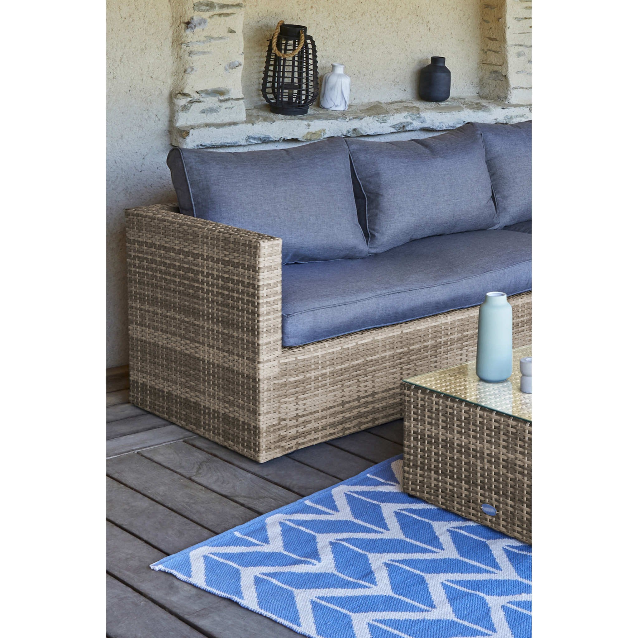 BAVARO - Salon de jardin 5 places en résine tressée miel