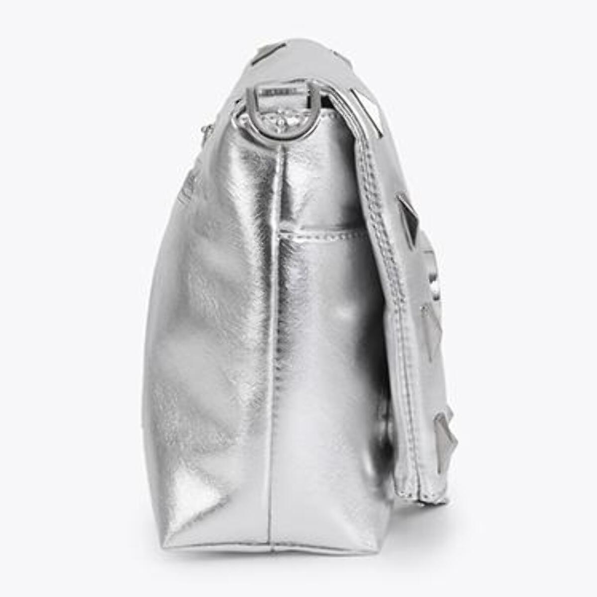 Borsa a tracolla metallizzata con borchie rettangolari