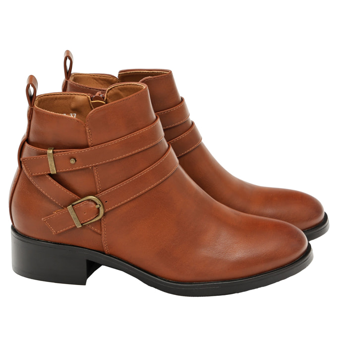 Stivaletto in simil pelle con fibbia