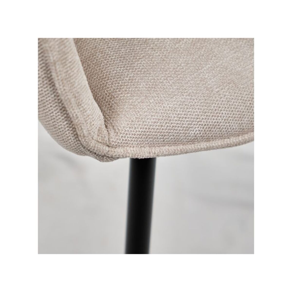 Chaise en tissu avec accoudoirs et pieds métal noir - MIKI