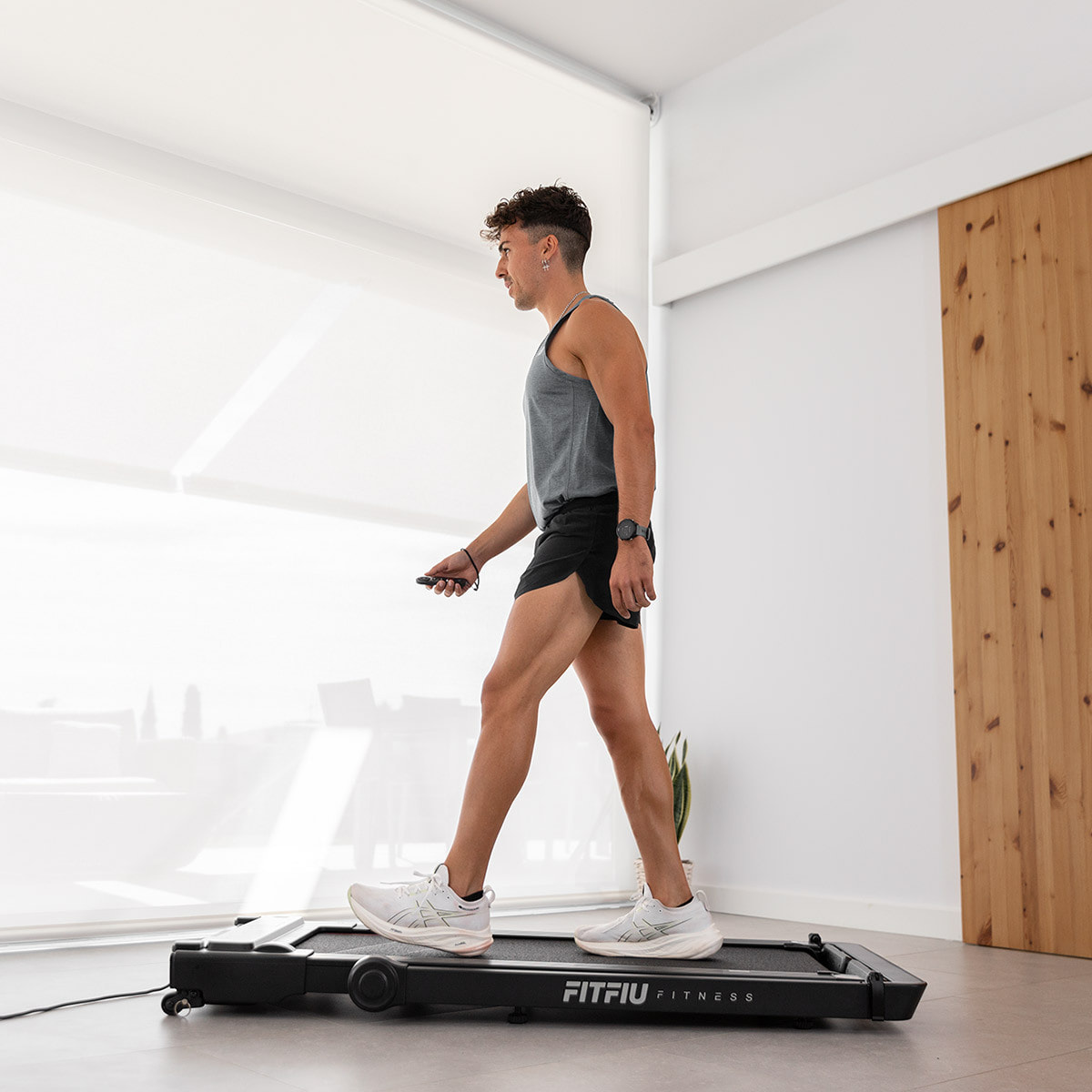 Cinta de correr con soporte para PC FITFIU 16km/h,1875w, conectividad app