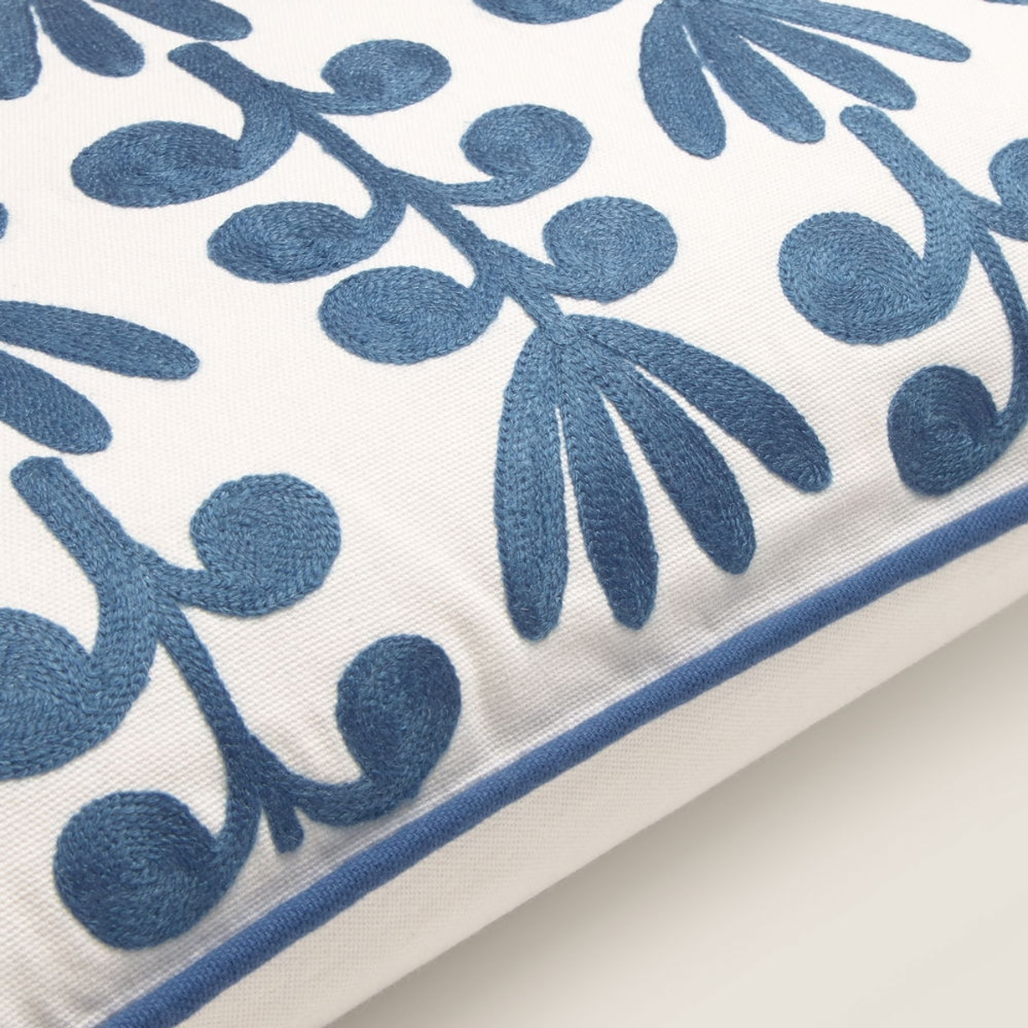 Funda de cojín algodón bordado vegetal Feli color azul Algodón