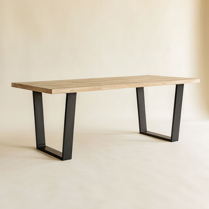 Table en bois d'acacia et pieds en métal noir 235cm HERA