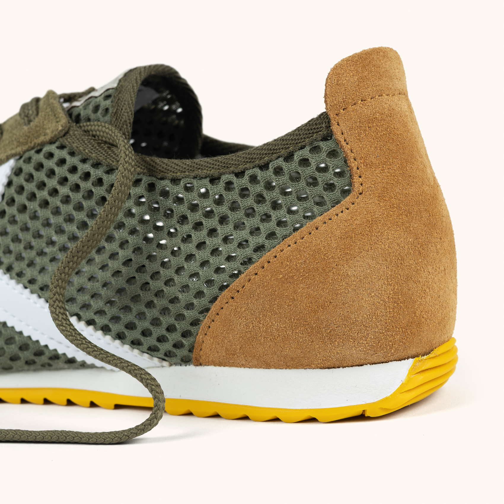 Zapatillas Retro Running diseño vintage caqui y marrón MUNICH OSAKA 579