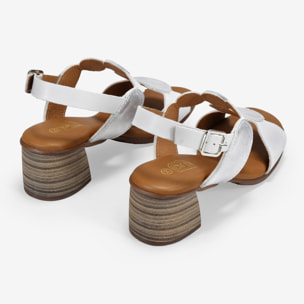 Sandalias de tacón blancas en piel