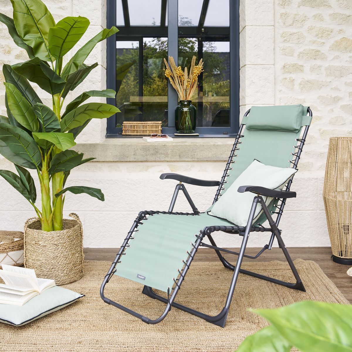 Fauteuil relax de jardin "Silos" vert olive acier traité époxy en texaline