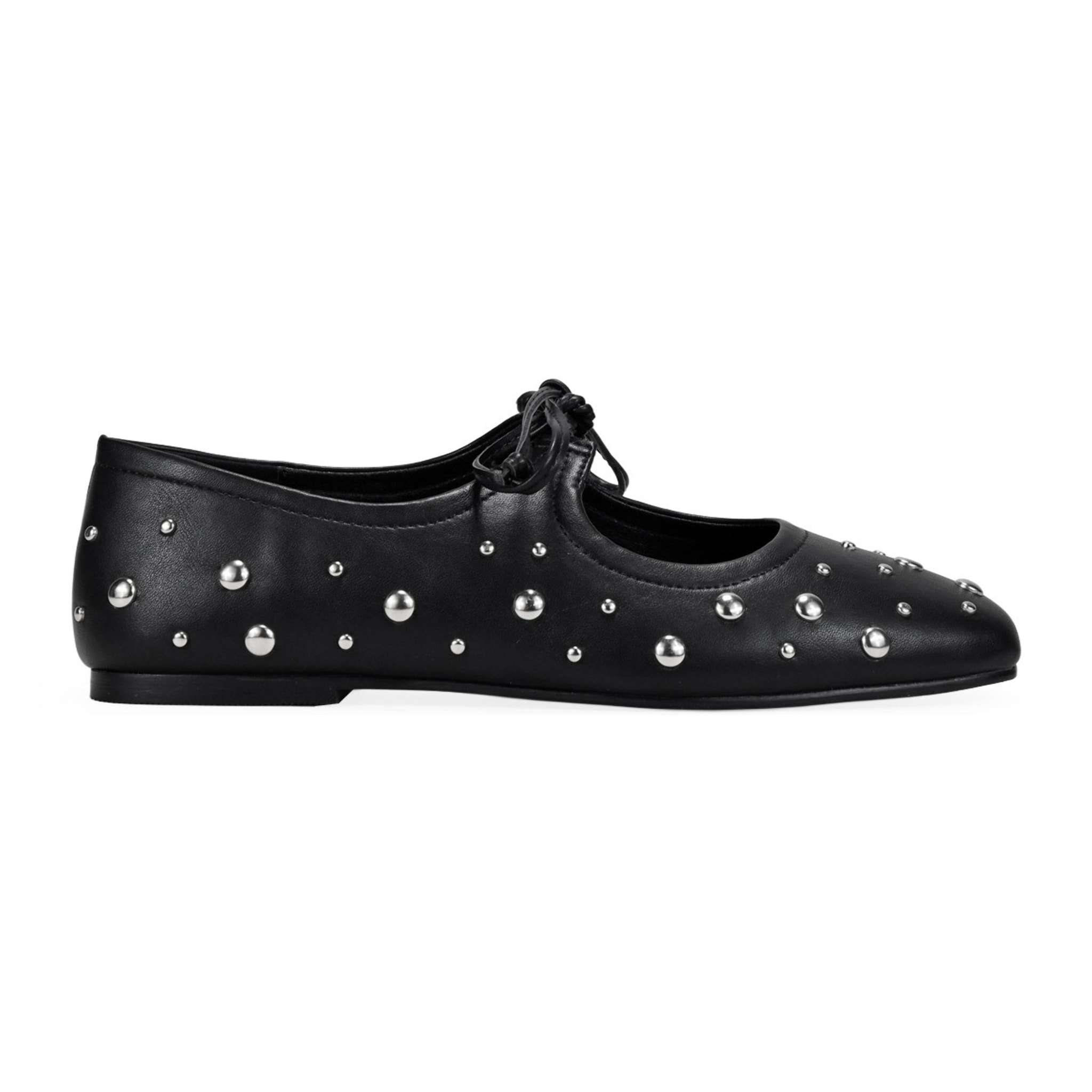 Bailarinas planas negras con tachuelas