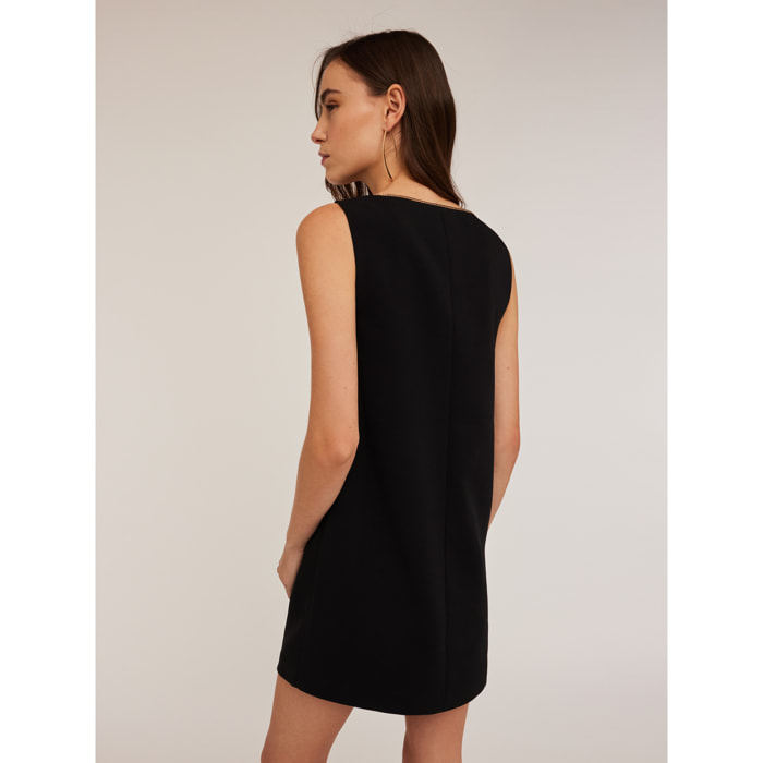 Motivi - Vestido de tubo con detalle de cadena metálica - Negro
