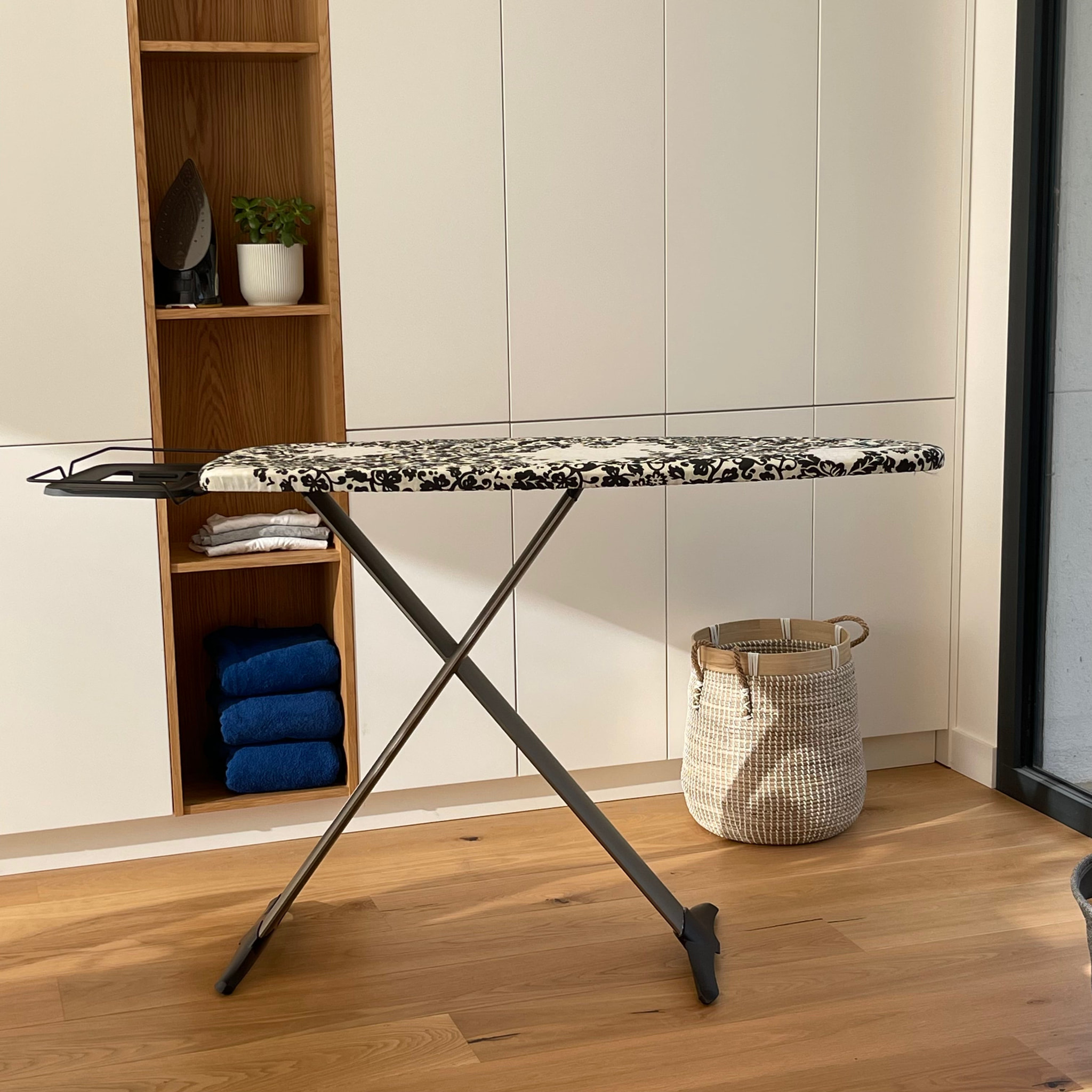 Table à repasser avec repose fer TIFFANY 130x47cm