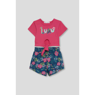 Conjunto Niña Top Color Grosella Crop “Aloha” con Nudo Frontal + Shorts Estampado Tropical Look Veraniego en Algodón Suave, Fresco | Color: Grosella | Street Monkey