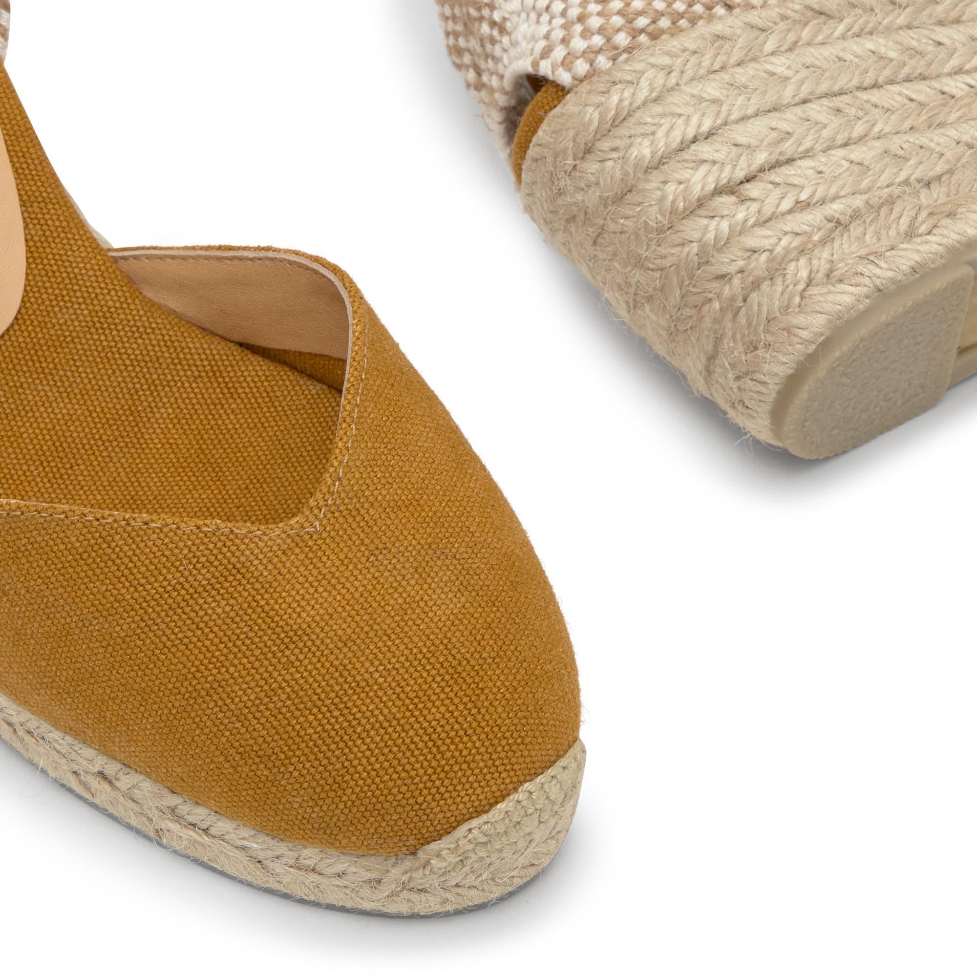 Alpargata de cuña Chiara en algodón orgánico lavado con cierre de cintas