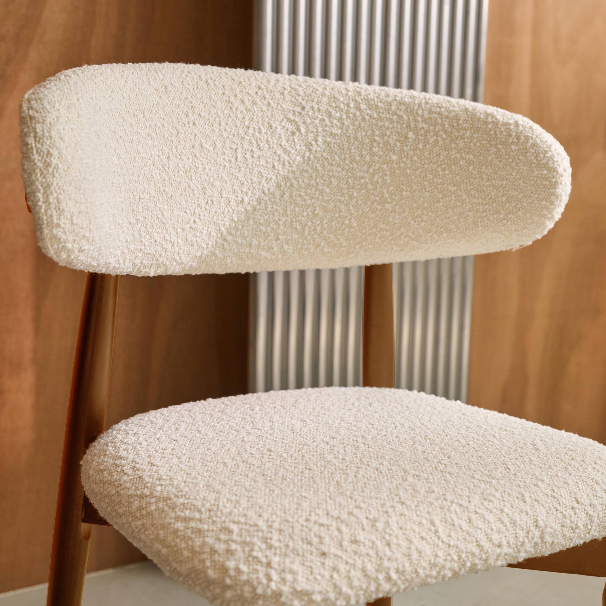 Chaise bois d'hévéa et tissu bouclette (lot de 2)  PAOLA