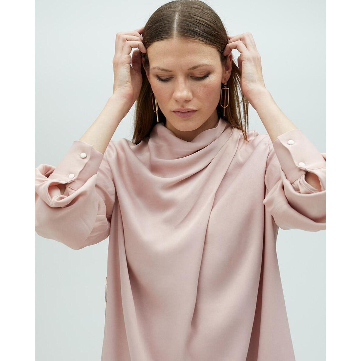 Abito corto con cintura