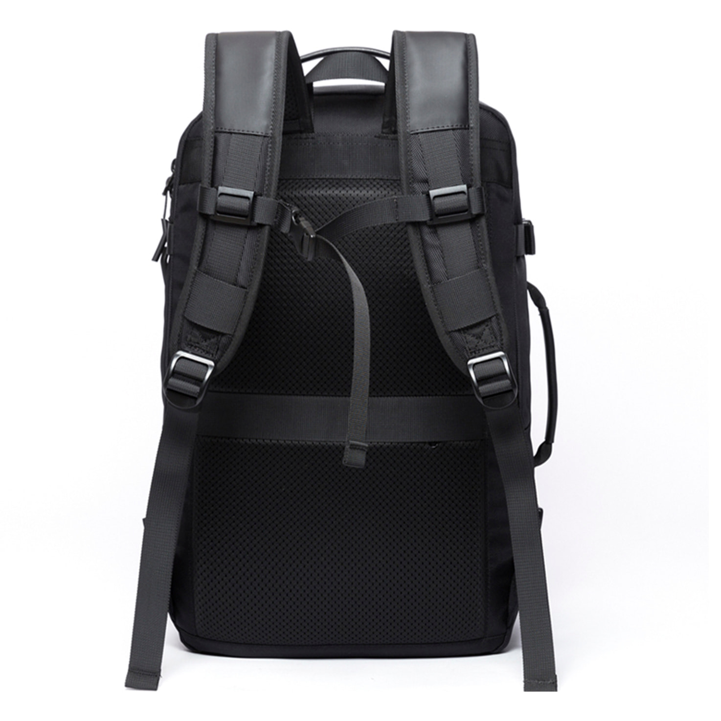 Mochila multi compartimento con capa impermeable. Toma exterior USB. Adaptable a Trolley.