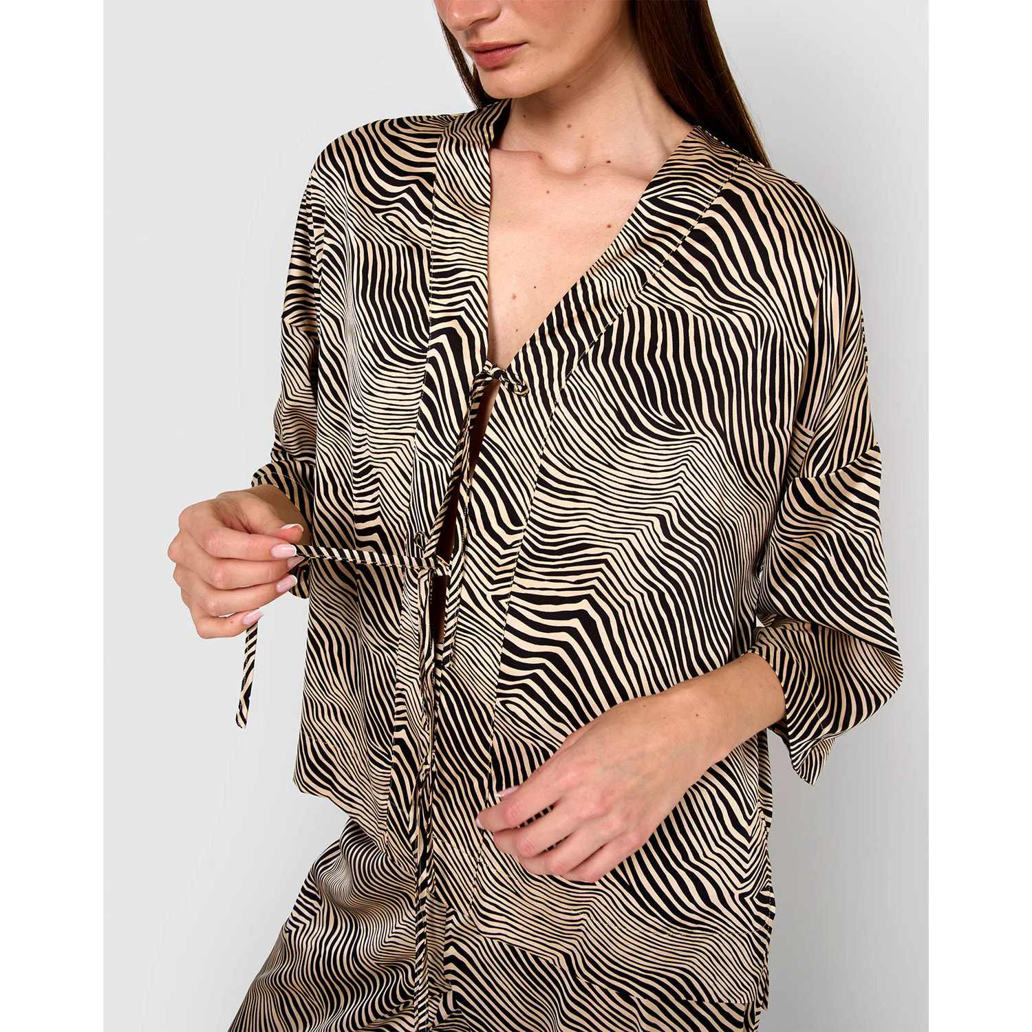 Blusa satén lazos drus beige