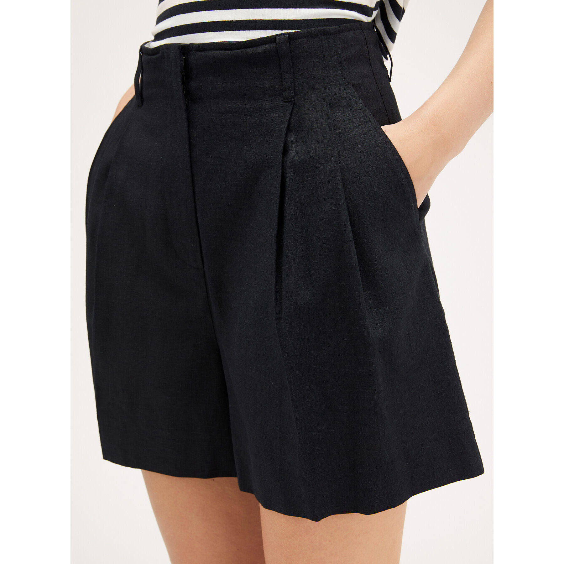 Motivi - Short plisado mezcla de lino - Negro