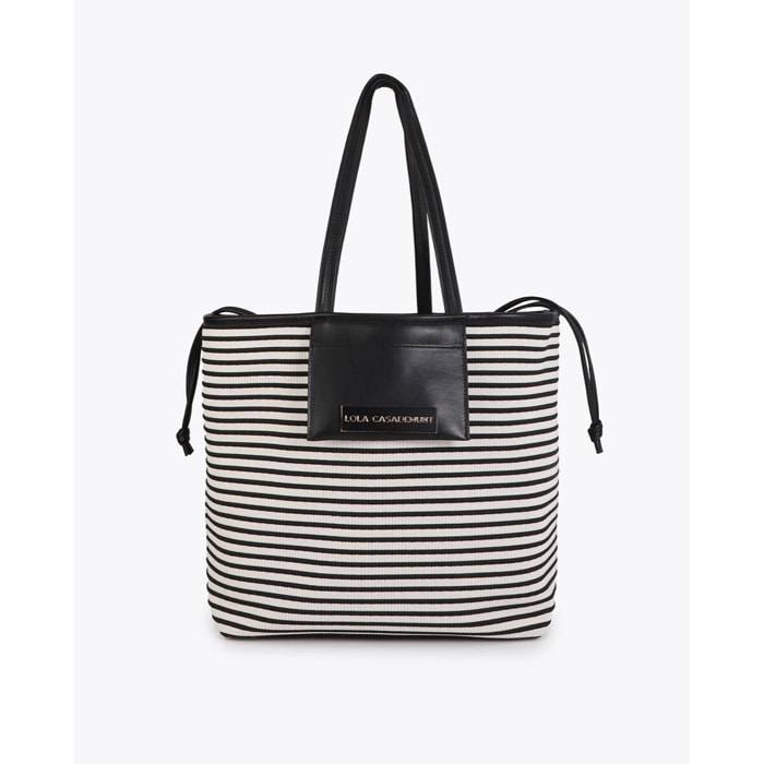 Shopper in tessuto a righe abbinato a un effetto pelle.