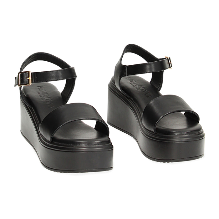 Sandalias con cuña negras