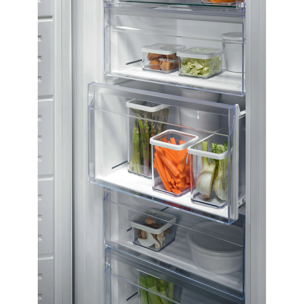 Electrolux Congelador vertical de libre instalación de 1860 mm LUT6NE28W | Reacondicionado