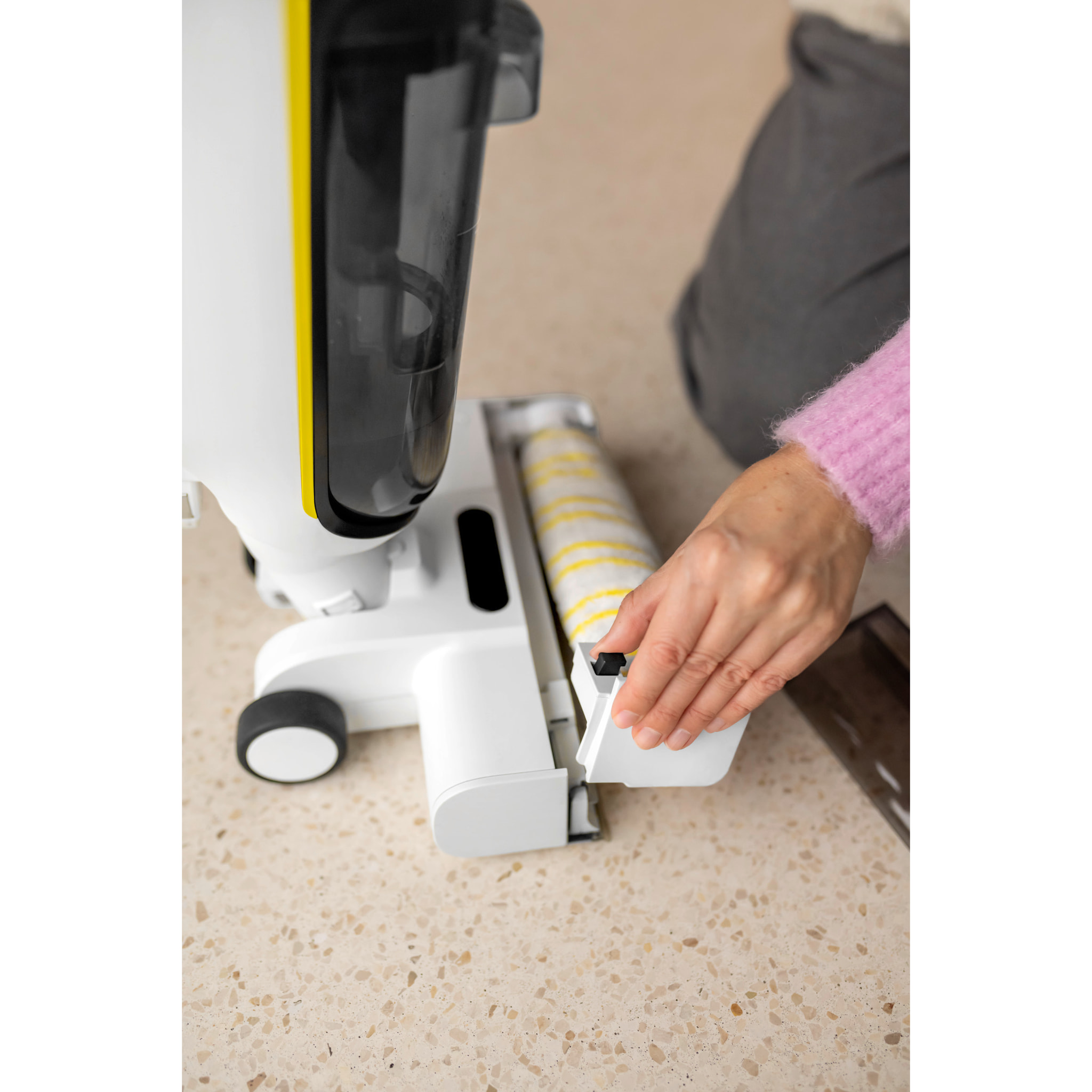 Aspirateur balai laveur sans fil Karcher FCV4 - eau et poussières - 200 m² - aspire lave et sèche