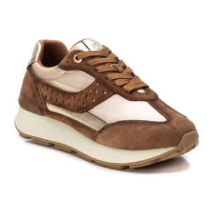 Zapatilla de piel camel