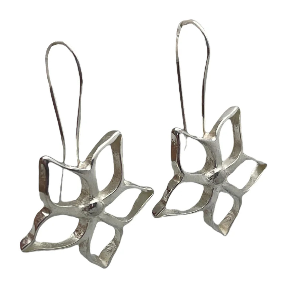 Pendiente gancho Irregular Blom G en plata chapado 10µ