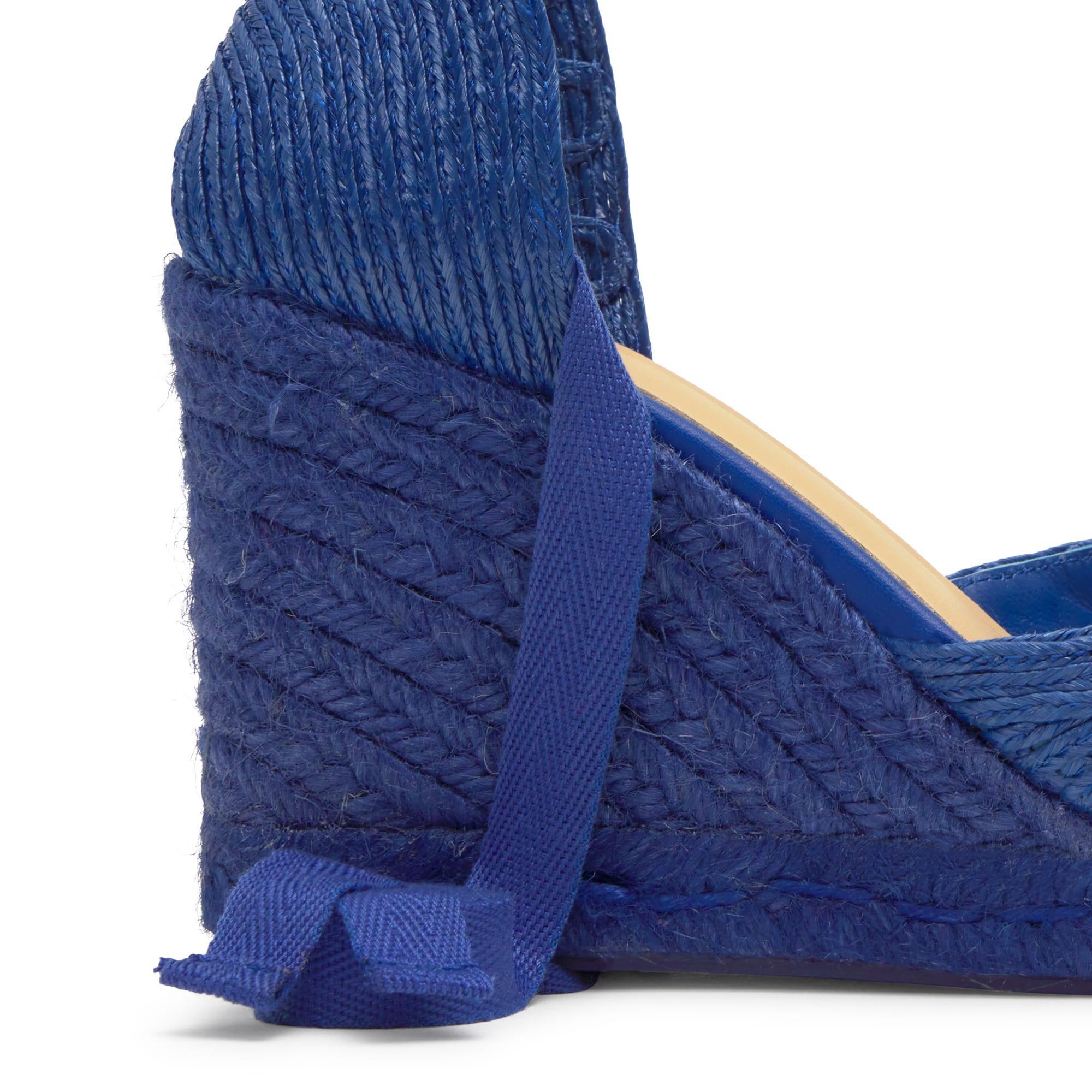 Alpargata Cacia cuña de yute tintada en rafia trenzada con forma de corazón