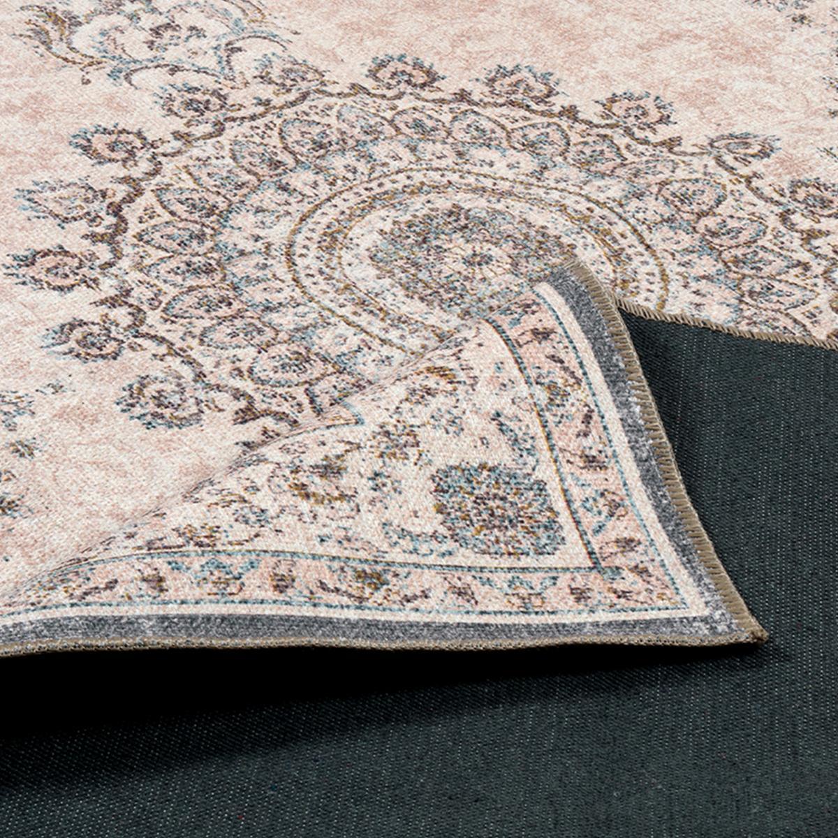 Tapis orient tissé motif classique FEMU